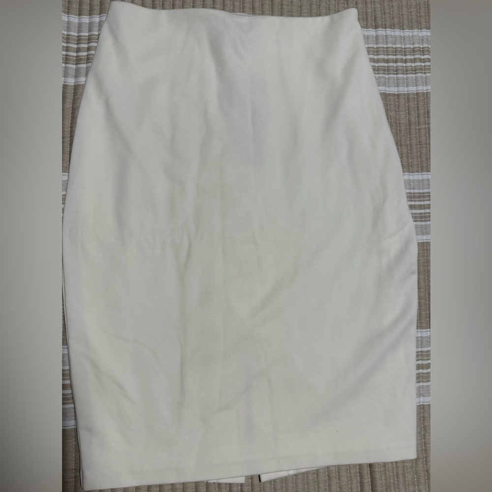 NWT Bebe Kirstie Lace-Up Back Pencil Skirt, White, Size 2